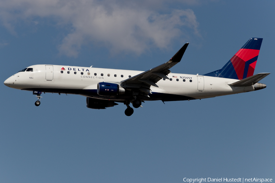 Delta Connection (SkyWest Airlines) Embraer ERJ-175LR (ERJ-170-200LR) (N250SY) | Photo 446778