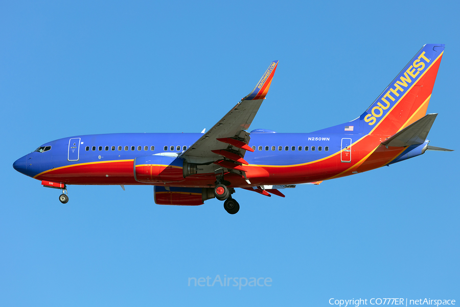 Southwest Airlines Boeing 737-7H4 (N250WN) | Photo 417494