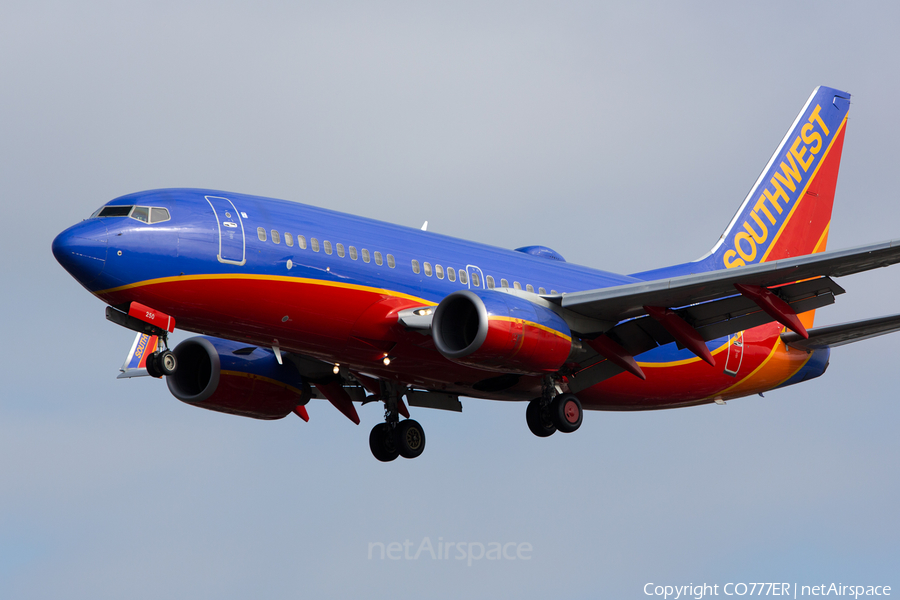 Southwest Airlines Boeing 737-7H4 (N250WN) | Photo 135379