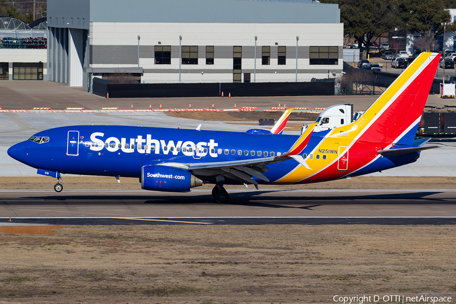 Southwest Airlines Boeing 737-7H4 (N251WN) | Photo 679395