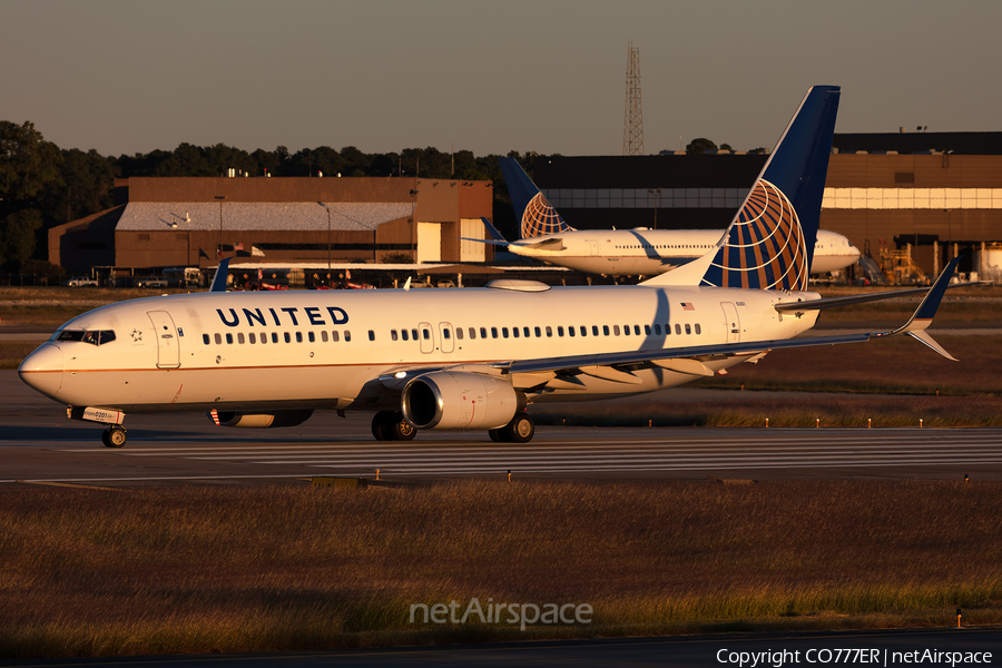 United Airlines Boeing 737-824 (N25201) | Photo 395618