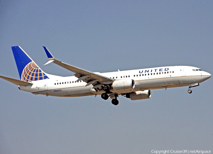 United Airlines Boeing 737-824 (N25201) | Photo 261269