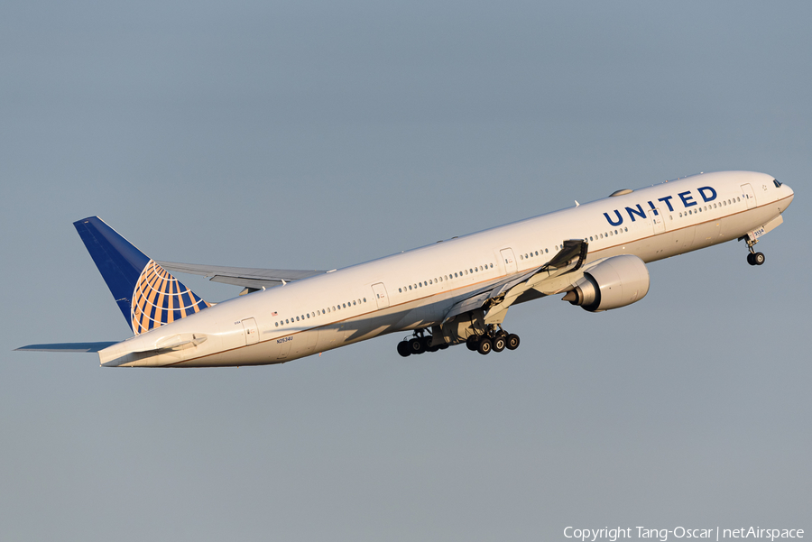 United Airlines Boeing 777-322(ER) (N2534U) | Photo 466217