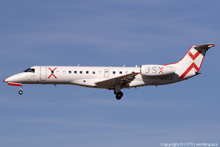 JSX Embraer ERJ-135LR (N253JX) | Photo 556214