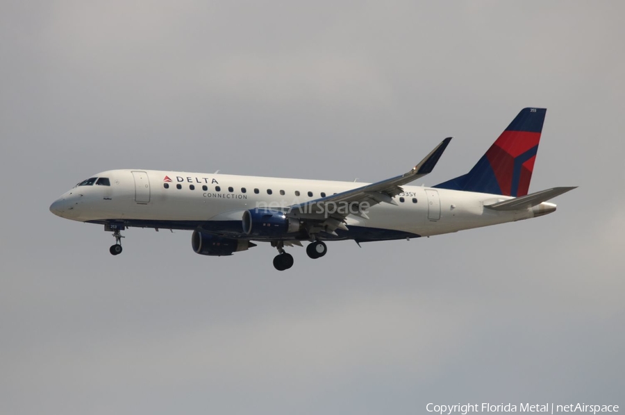 Delta Connection (SkyWest Airlines) Embraer ERJ-175LR (ERJ-170-200LR) (N253SY) | Photo 296511