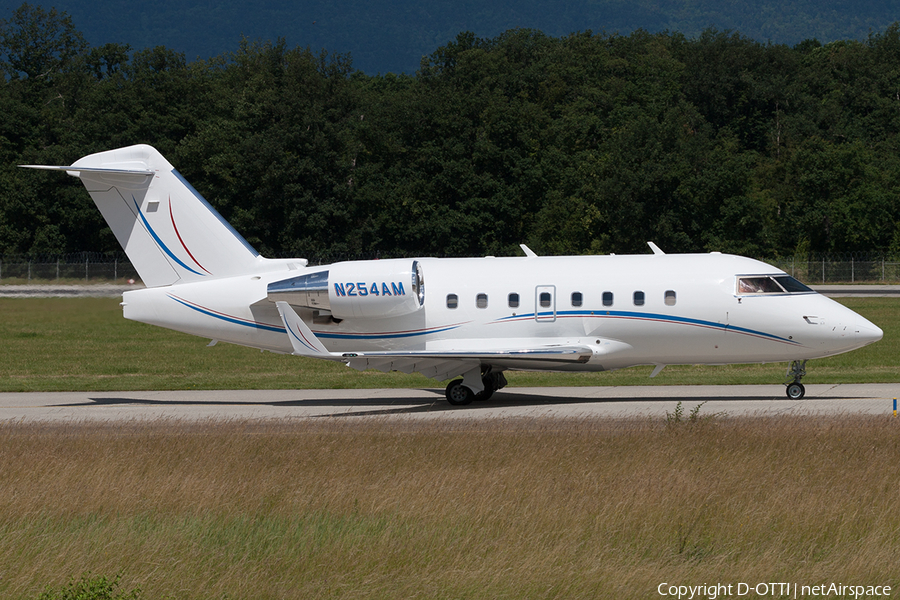 (Private) Bombardier CL-600-2B16 Challenger 604 (N254AM) | Photo 201458