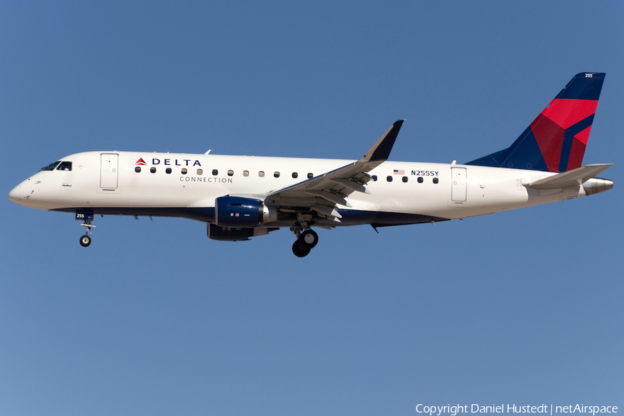 Delta Connection (SkyWest Airlines) Embraer ERJ-175LR (ERJ-170-200LR) (N255SY) | Photo 479273