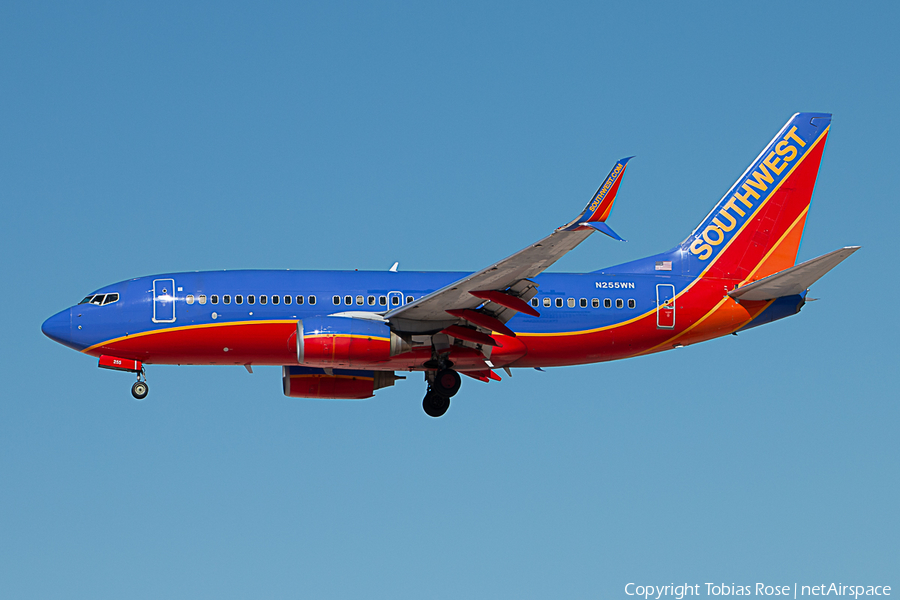 Southwest Airlines Boeing 737-7H4 (N255WN) | Photo 275129