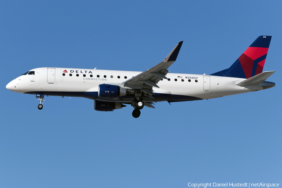 Delta Connection (SkyWest Airlines) Embraer ERJ-175LR (ERJ-170-200LR) (N256SY) | Photo 477577