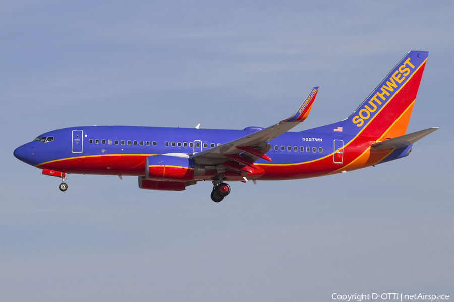 Southwest Airlines Boeing 737-7H4 (N257WN) | Photo 425392