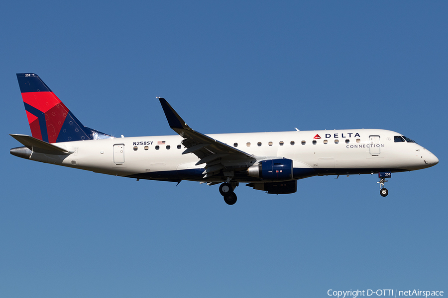 Delta Connection (SkyWest Airlines) Embraer ERJ-175LR (ERJ-170-200LR) (N258SY) | Photo 177703