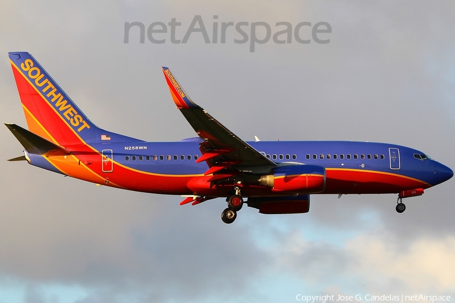 Southwest Airlines Boeing 737-7H4 (N258WN) | Photo 73446