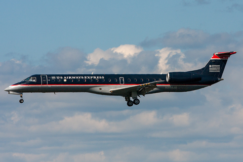 US Airways Express (Chautauqua Airlines) Embraer ERJ-145LR (N259JQ) at  New York - LaGuardia, United States