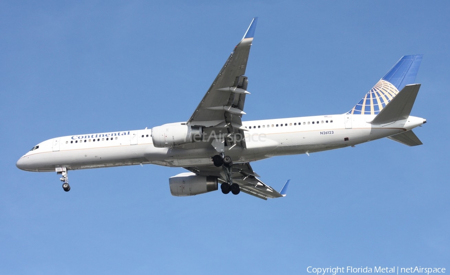 Continental Airlines Boeing 757-224 (N26123) | Photo 304467