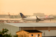 United Airlines Boeing 757-224 (N26123) at  Hamburg - Fuhlsbuettel (Helmut Schmidt), Germany