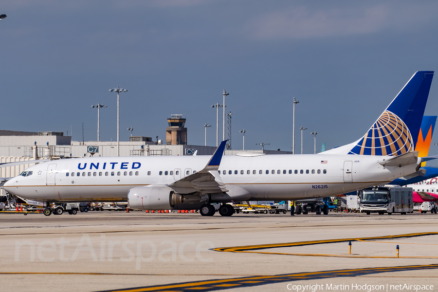 United Airlines Boeing 737-824 (N26215) | Photo 349857