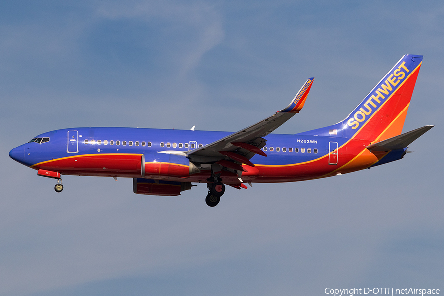 Southwest Airlines Boeing 737-7H4 (N262WN) | Photo 182609