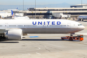 United Airlines Boeing 777-322(ER) (N2639U) at  San Francisco - International, United States