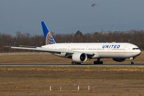 United Airlines Boeing 777-322(ER) (N2645U) at  Frankfurt am Main, Germany