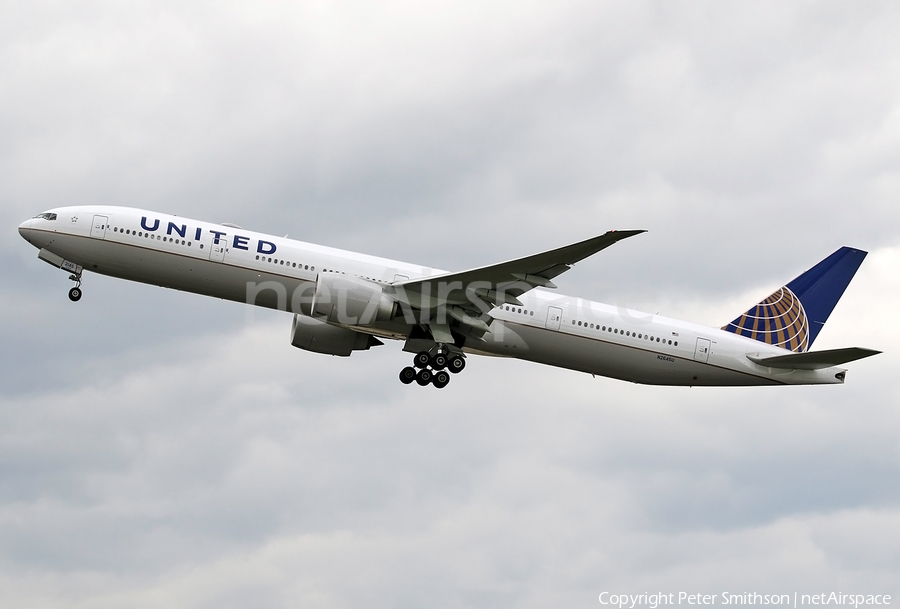United Airlines Boeing 777-322(ER) (N2645U) | Photo 317577