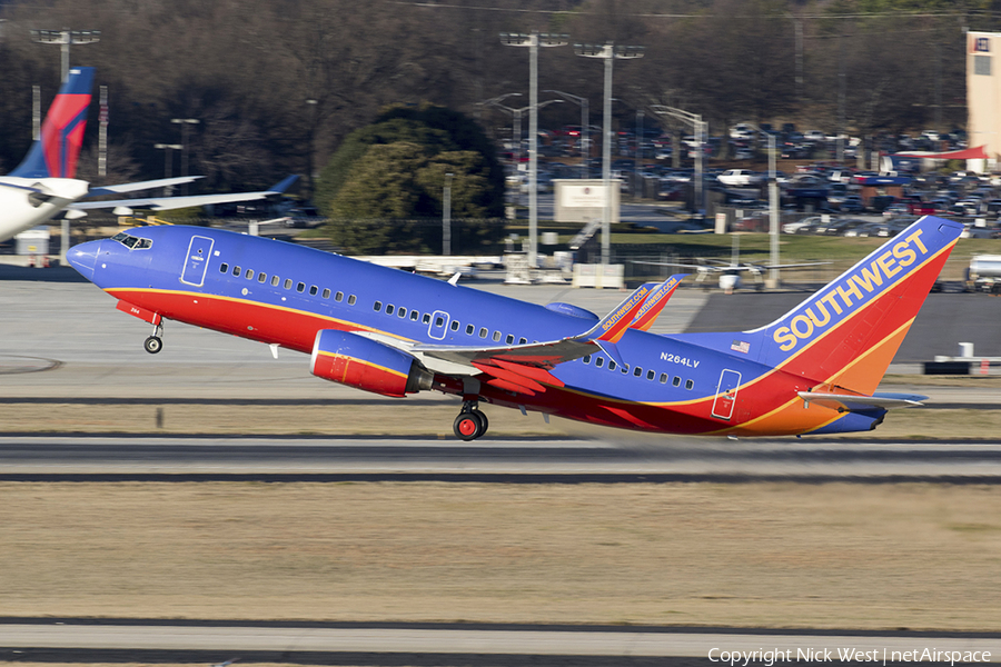Southwest Airlines Boeing 737-7H4 (N264LV) | Photo 366646