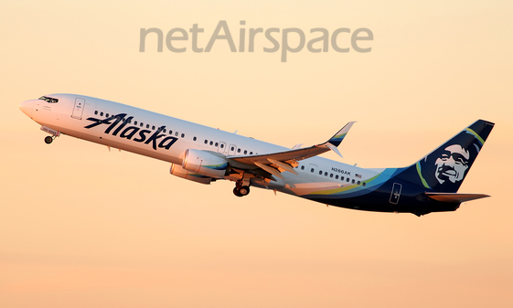 Alaska Airlines Boeing 737-990(ER) (N266AK) at  Los Angeles - International, United States