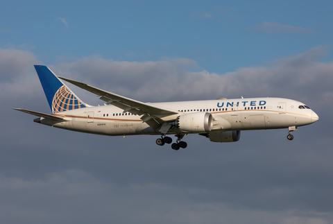 United Airlines Boeing 787-8 Dreamliner (N26910) at  Amsterdam - Schiphol, Netherlands