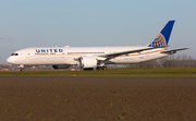 United Airlines Boeing 787-9 Dreamliner (N26960) at  Amsterdam - Schiphol, Netherlands