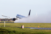 United Airlines Boeing 777-224(ER) (N27015) at  Amsterdam - Schiphol, Netherlands