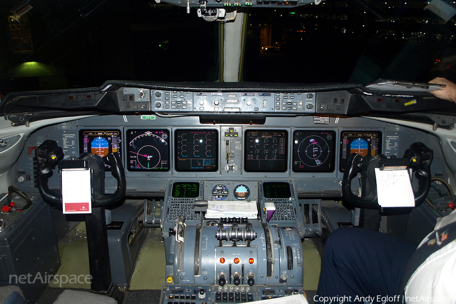 World Airways McDonnell Douglas MD-11 (N271WA) | Photo 258464
