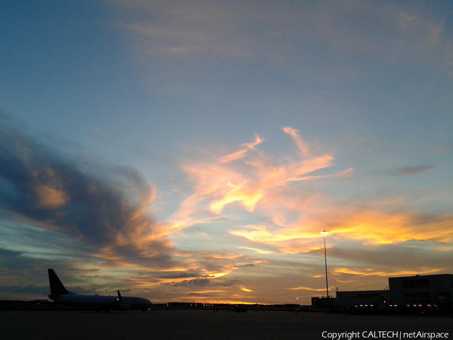 United Airlines Boeing 737-824 (N27213) | Photo 16909