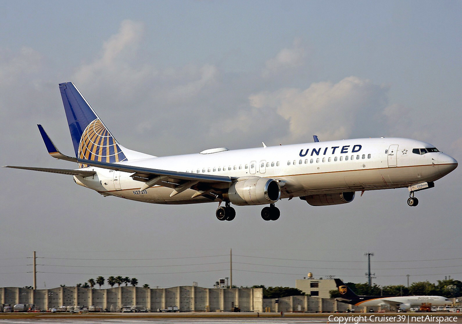 United Airlines Boeing 737-824 (N27213) | Photo 106522