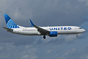 United Airlines Boeing 737-824 (N27213) at  Miami - International, United States