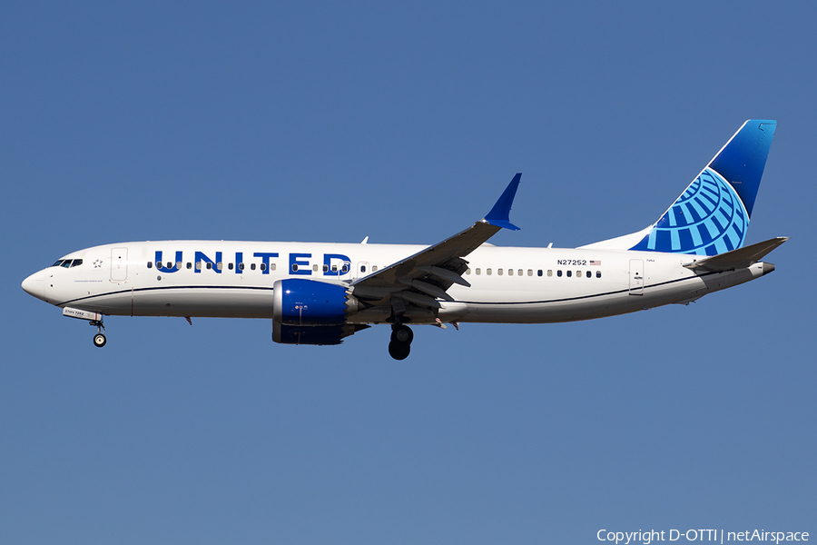 United Airlines Boeing 737-8 MAX (N27252) | Photo 543111