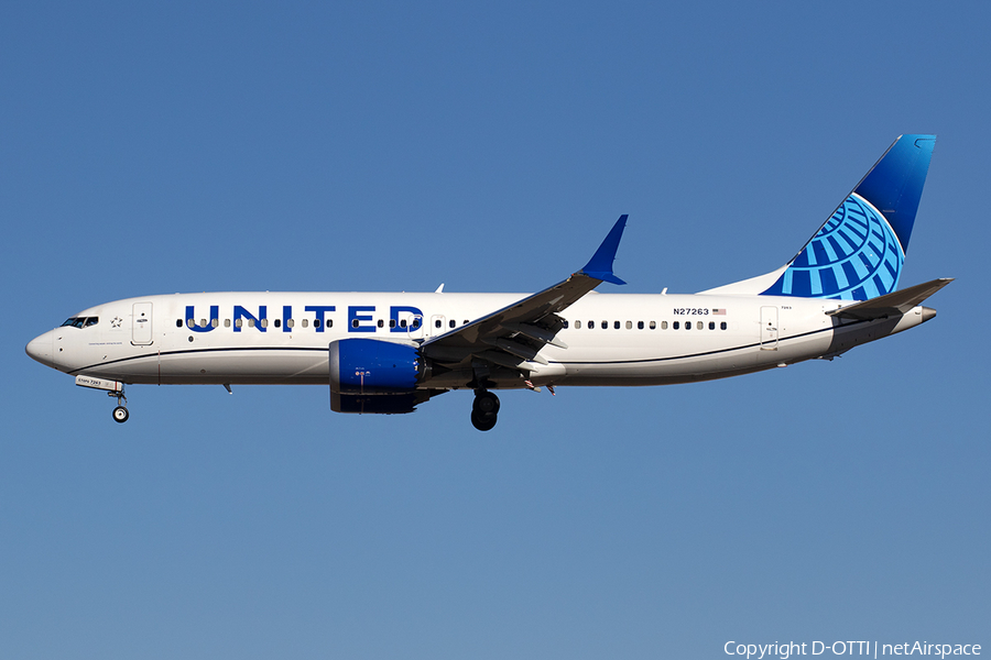 United Airlines Boeing 737-8 MAX (N27263) | Photo 555793