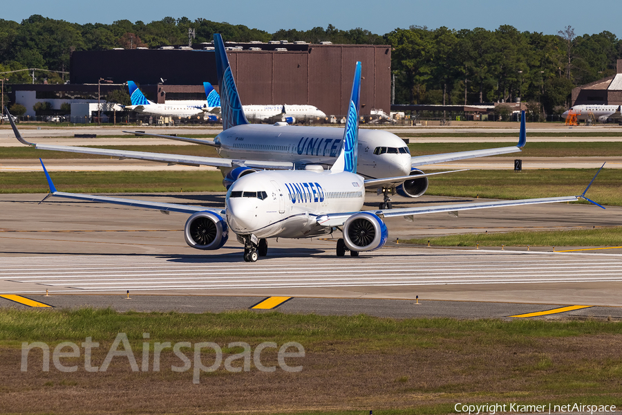 United Airlines Boeing 737-8 MAX (N27270) | Photo 677107