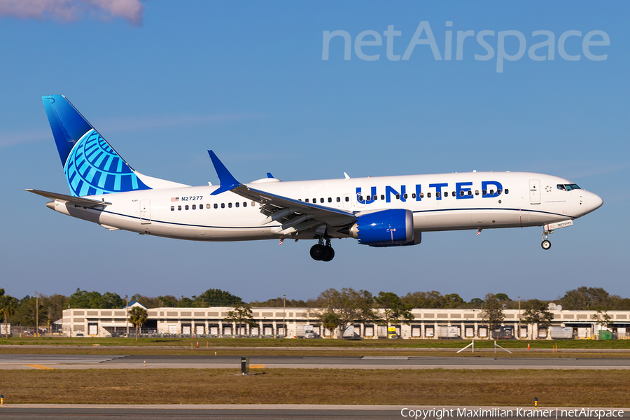 United Airlines Boeing 737-8 MAX (N27277) | Photo 603341