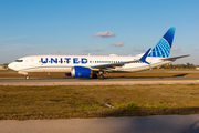 United Airlines Boeing 737-8 MAX (N27277) at  Sarasota - Bradenton, United States