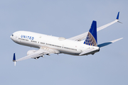 United Airlines Boeing 737-924(ER) (N27421) at  Newark - Liberty International, United States