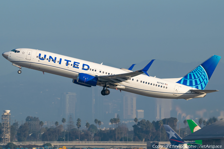 United Airlines Boeing 737-924(ER) (N27421) | Photo 597867