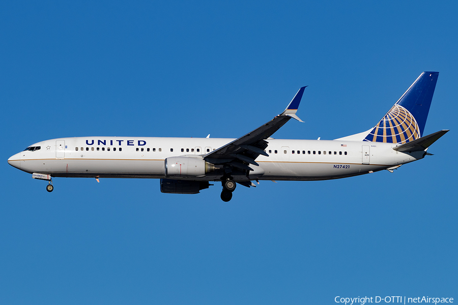 United Airlines Boeing 737-924(ER) (N27421) | Photo 180985