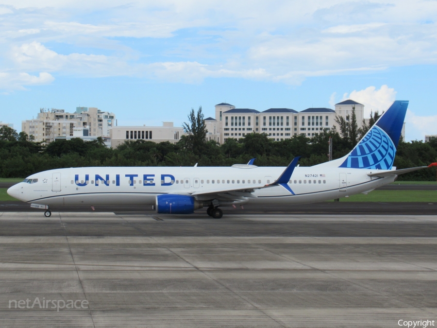 United Airlines Boeing 737-924(ER) (N27421) | Photo 528860