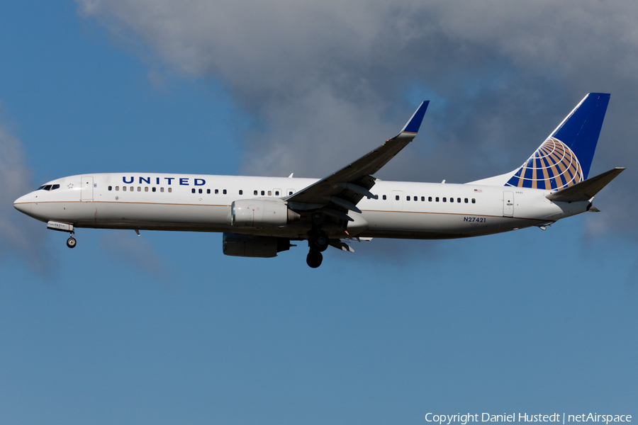 United Airlines Boeing 737-924(ER) (N27421) | Photo 415297