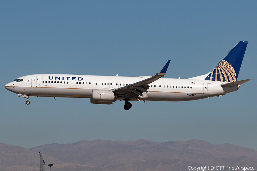 United Airlines Boeing 737-924(ER) (N27477) | Photo 136260