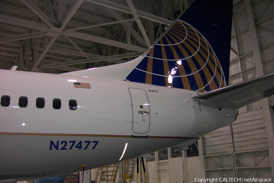 United Airlines Boeing 737-924(ER) (N27477) | Photo 29175