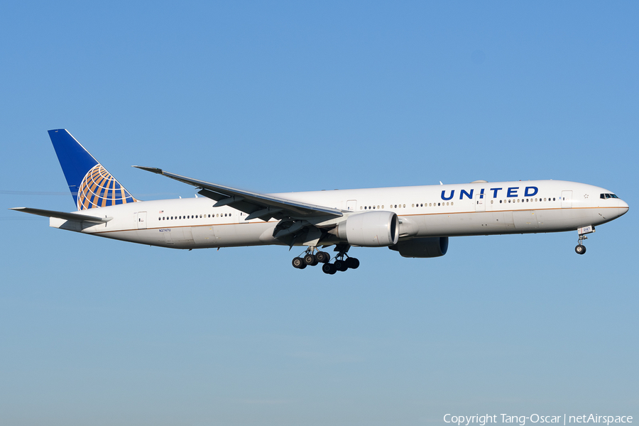 United Airlines Boeing 777-322(ER) (N2747U) | Photo 548960