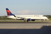 Delta Connection (SkyWest Airlines) Embraer ERJ-175LL (ERJ-170-200LL) (N274SY) at  Madison - Dane County Regional, United States