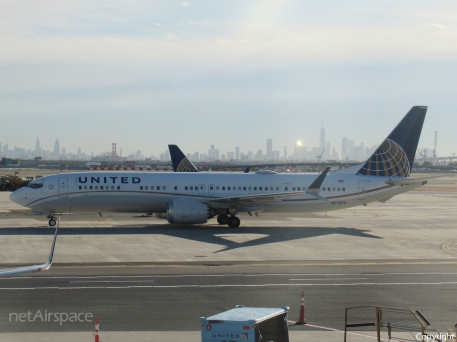 United Airlines Boeing 737-9 MAX (N27509) | Photo 528524