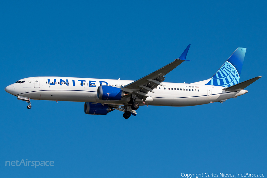 United Airlines Boeing 737-9 MAX (N27526) | Photo 516367