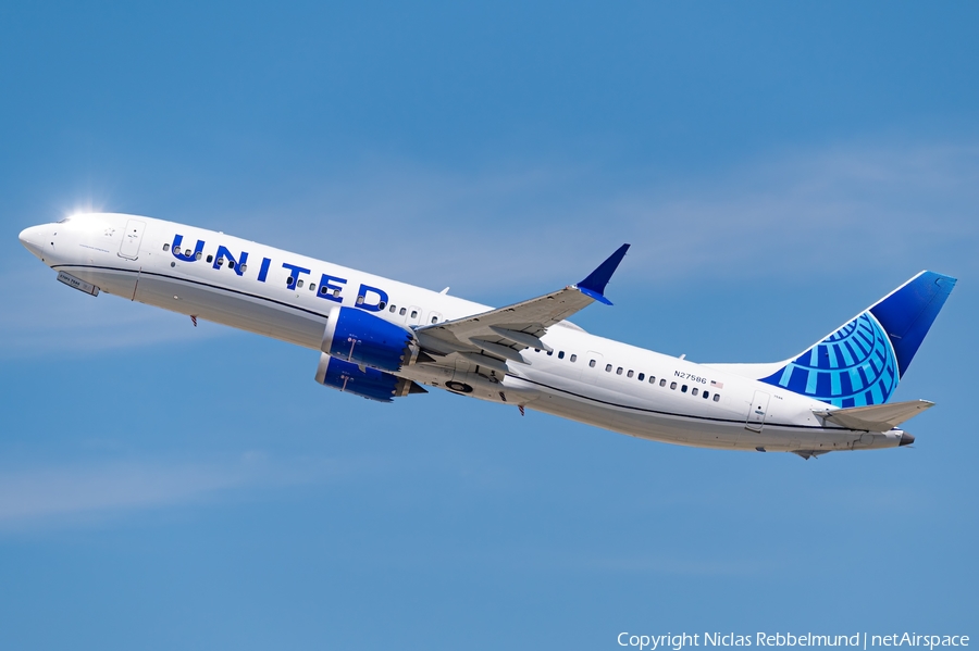 United Airlines Boeing 737-9 MAX (N27586) | Photo 677445